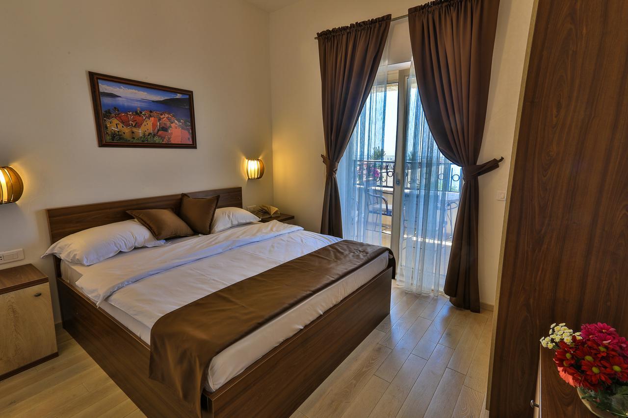 Sunny Villa Jasmine Sveti Stefan Dış mekan fotoğraf